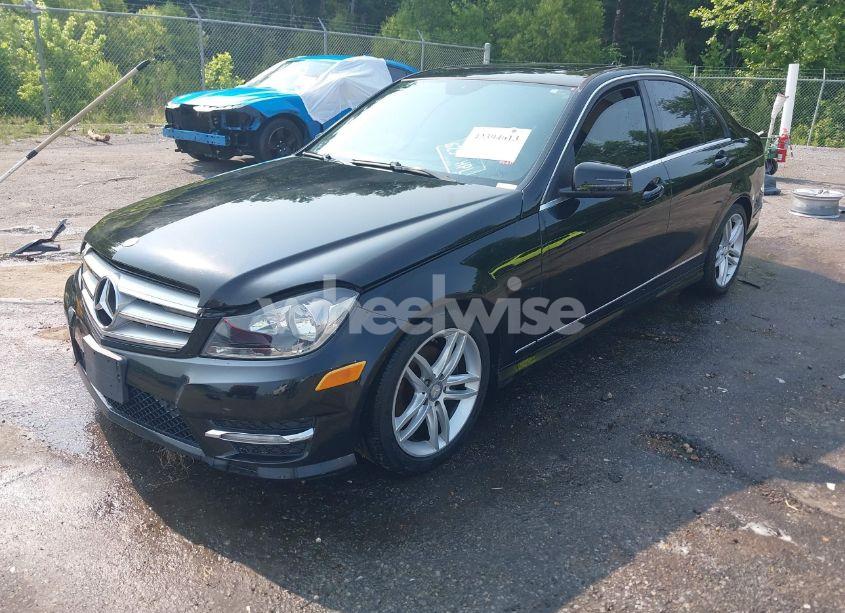 Photo 2 of 2012 Mercedes-benz C 300 LUXURY 4MATIC/SPORT 4MATIC (VIN WDDGF8BB6CR207945)