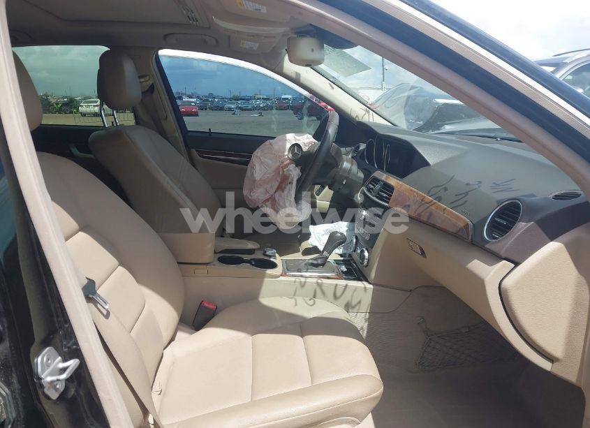 Photo 5 of 2012 Mercedes-benz C 300 LUXURY 4MATIC/SPORT 4MATIC (VIN WDDGF8BB6CR227922)