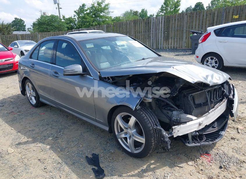 2011 Mercedes-benz C 300 LUXURY 4MATIC/SPORT 4MATIC (VIN WDDGF8BB7BR174615) main photo