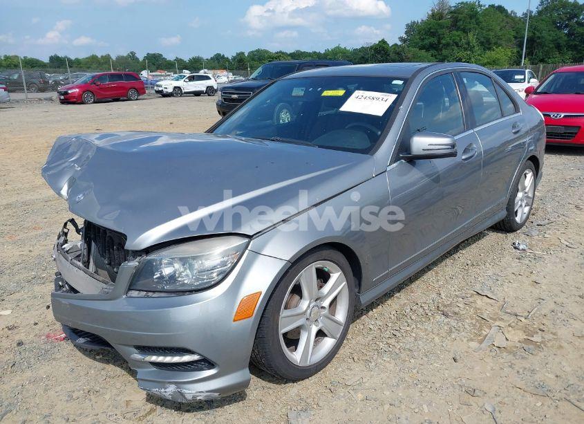 Photo 2 of 2011 Mercedes-benz C 300 LUXURY 4MATIC/SPORT 4MATIC (VIN WDDGF8BB7BR174615)