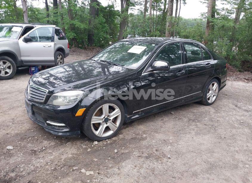 Photo 2 of 2011 Mercedes-benz C 300 LUXURY 4MATIC/SPORT 4MATIC (VIN WDDGF8BB7BR176073)