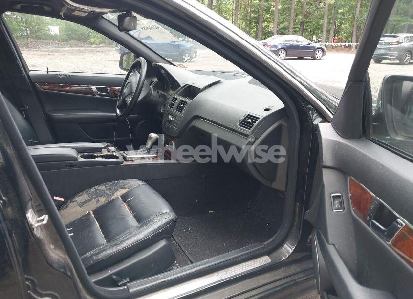 Photo 5 of 2011 Mercedes-benz C 300 LUXURY 4MATIC/SPORT 4MATIC (VIN WDDGF8BB7BR176073)