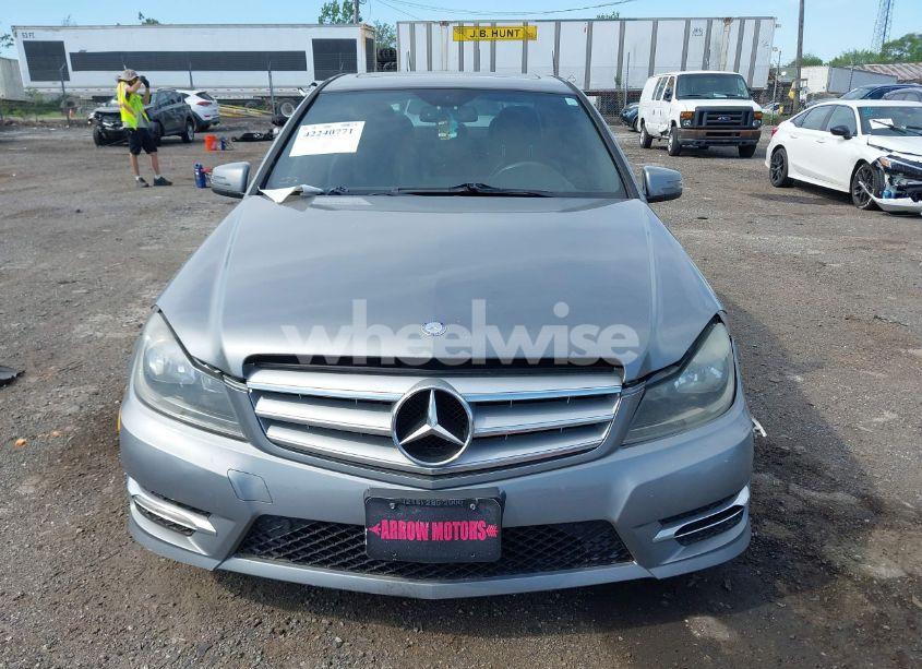 Photo 11 of 2012 Mercedes-benz C 300 LUXURY 4MATIC/SPORT 4MATIC (VIN WDDGF8BB7CR201054)