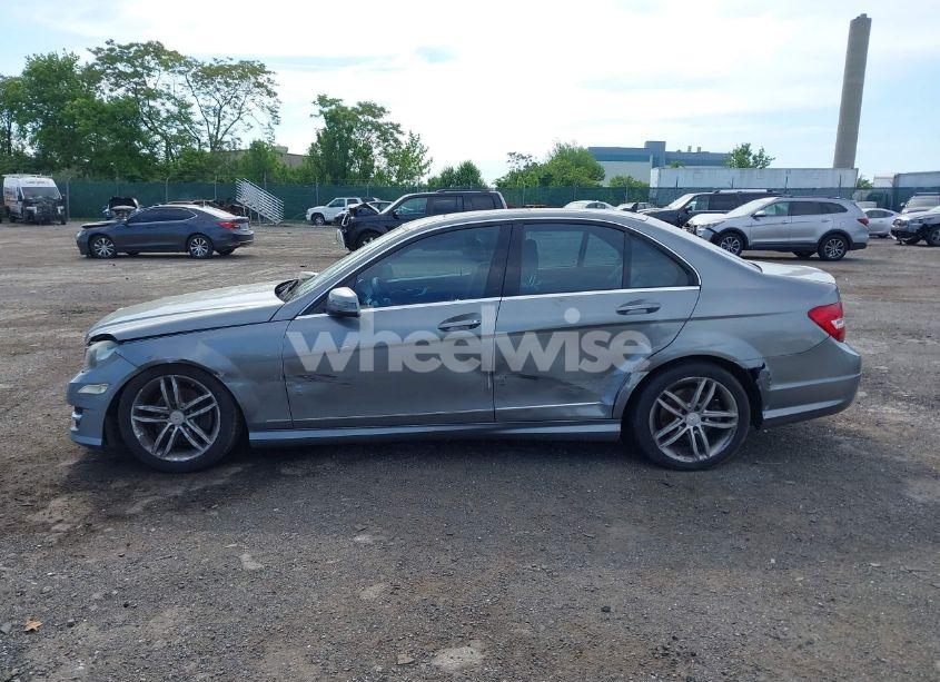 Photo 13 of 2012 Mercedes-benz C 300 LUXURY 4MATIC/SPORT 4MATIC (VIN WDDGF8BB7CR201054)