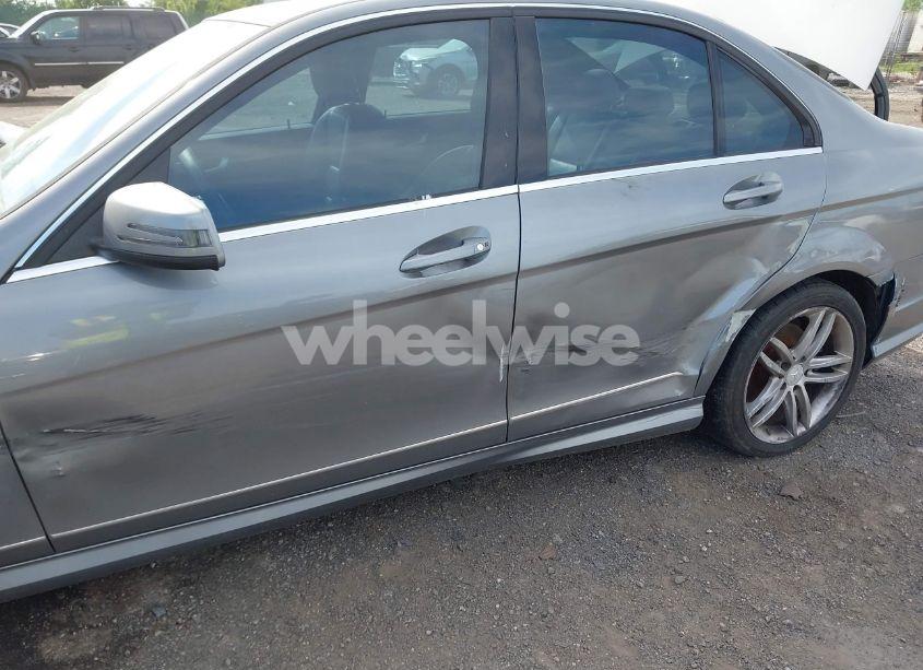 Photo 6 of 2012 Mercedes-benz C 300 LUXURY 4MATIC/SPORT 4MATIC (VIN WDDGF8BB7CR201054)