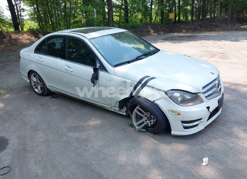 2012 Mercedes-benz C 300 LUXURY 4MATIC/SPORT 4MATIC (VIN WDDGF8BB7CR212099) main photo