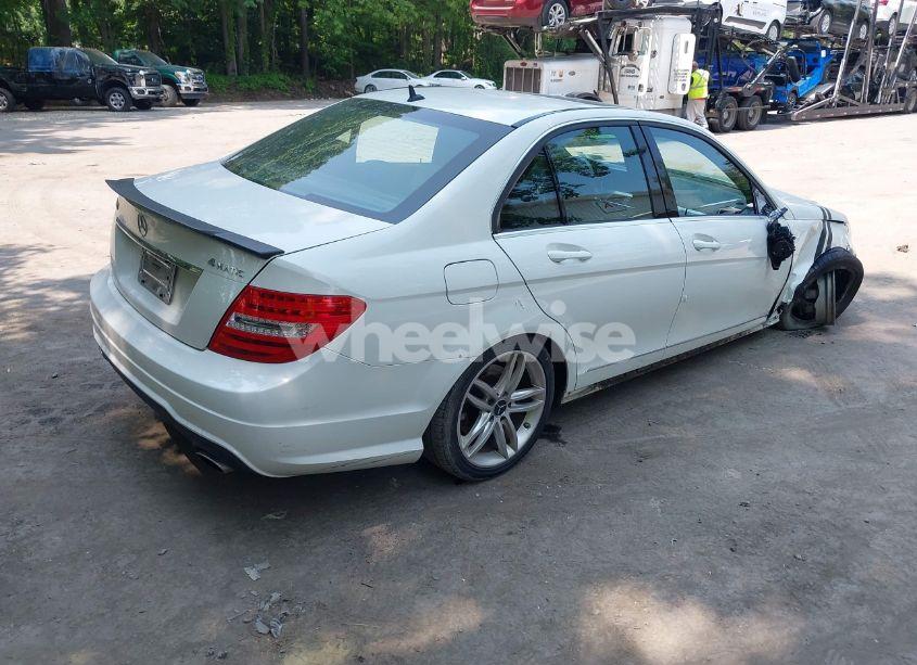 Photo 4 of 2012 Mercedes-benz C 300 LUXURY 4MATIC/SPORT 4MATIC (VIN WDDGF8BB7CR212099)