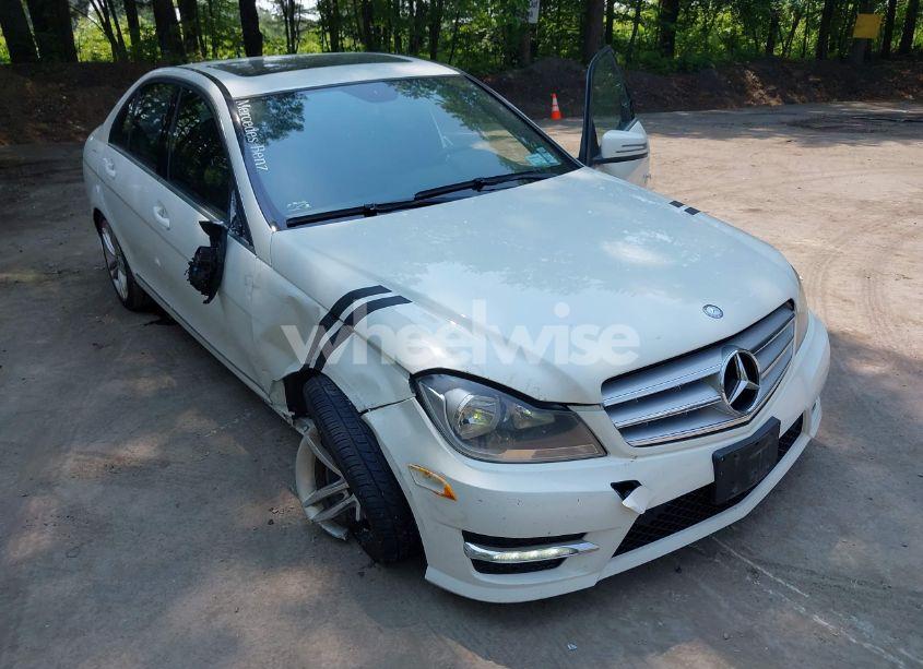 Photo 6 of 2012 Mercedes-benz C 300 LUXURY 4MATIC/SPORT 4MATIC (VIN WDDGF8BB7CR212099)