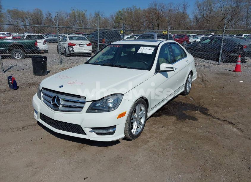 Photo 2 of 2012 Mercedes-benz C 300 LUXURY 4MATIC/SPORT 4MATIC (VIN WDDGF8BB8CA714148)