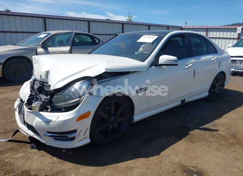 Photo 2 of 2012 Mercedes-benz C 300 LUXURY 4MATIC/SPORT 4MATIC (VIN WDDGF8BB8CA724940)