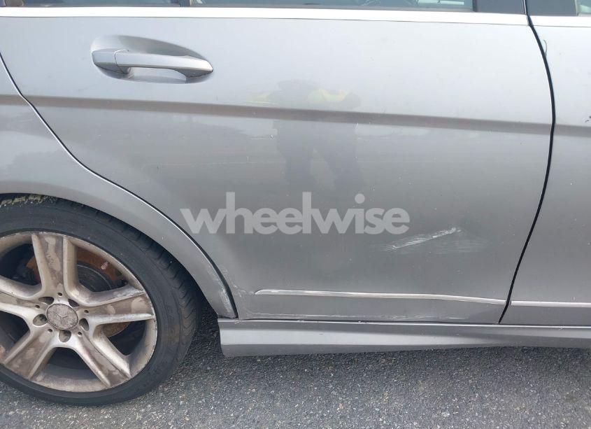 Photo 13 of 2010 Mercedes-benz C 300 LUXURY 4MATIC/SPORT 4MATIC (VIN WDDGF8BB9AF373987)