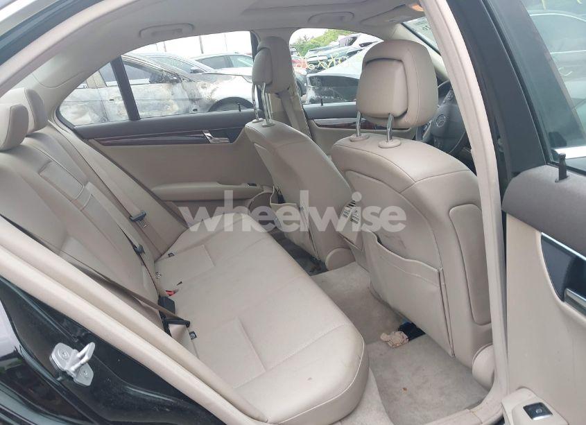 Photo 8 of 2010 Mercedes-benz C 300 (VIN WDDGF8BB9AF454536)