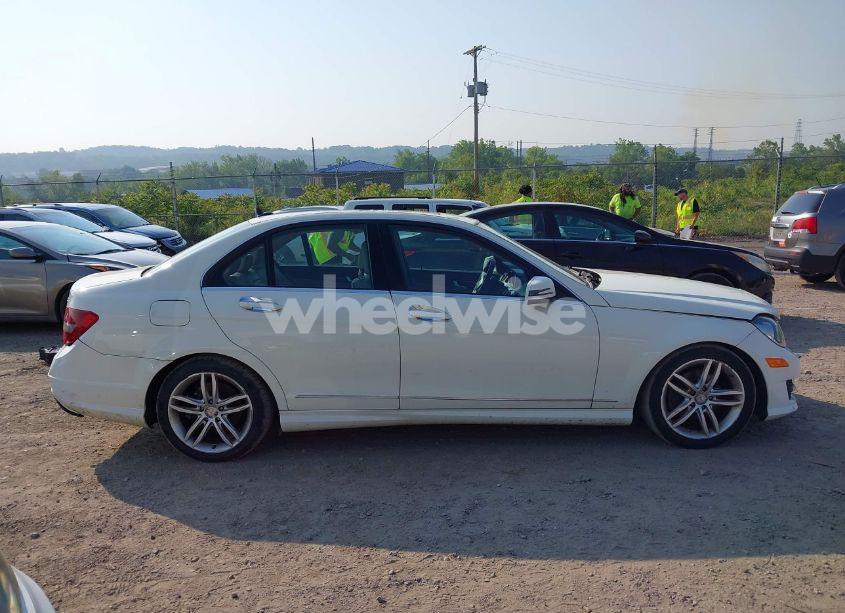 Photo 14 of 2012 Mercedes-benz C 300 (VIN WDDGF8BB9CR192101)