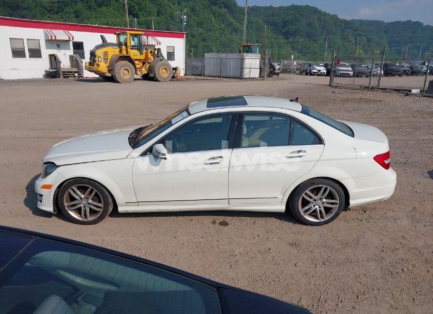 Photo 15 of 2012 Mercedes-benz C 300 (VIN WDDGF8BB9CR192101)