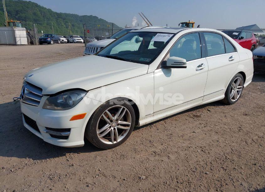 Photo 2 of 2012 Mercedes-benz C 300 (VIN WDDGF8BB9CR192101)