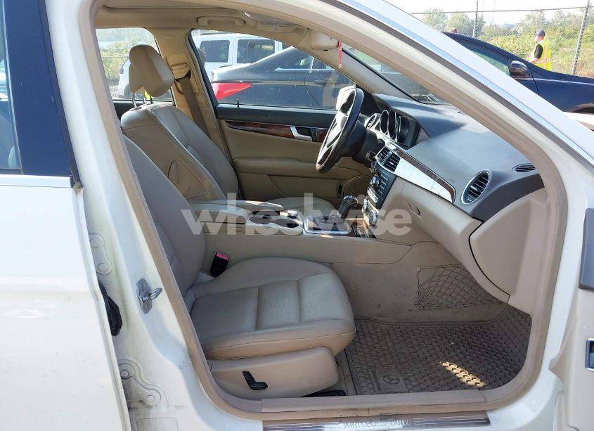 Photo 5 of 2012 Mercedes-benz C 300 (VIN WDDGF8BB9CR192101)