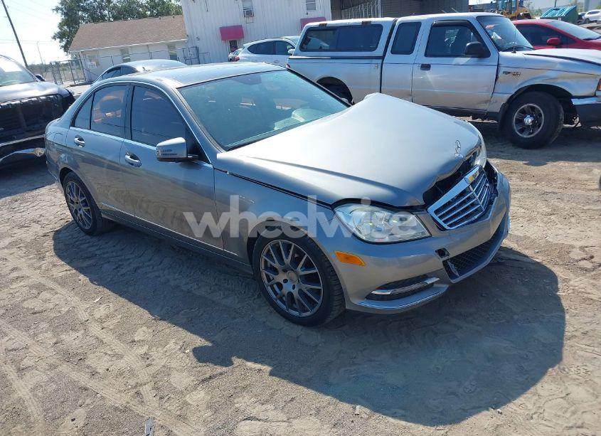 2012 Mercedes-benz C 300 LUXURY 4MATIC/SPORT 4MATIC (VIN WDDGF8BB9CR197914) main photo