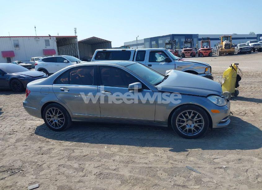 Photo 13 of 2012 Mercedes-benz C 300 LUXURY 4MATIC/SPORT 4MATIC (VIN WDDGF8BB9CR197914)