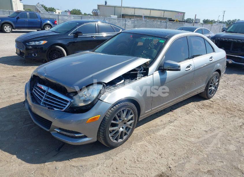 Photo 2 of 2012 Mercedes-benz C 300 LUXURY 4MATIC/SPORT 4MATIC (VIN WDDGF8BB9CR197914)