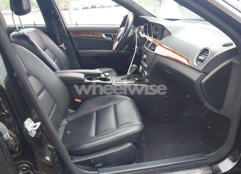 Photo 5 of 2012 Mercedes-benz C 300 (VIN WDDGF8BB9CR205106)