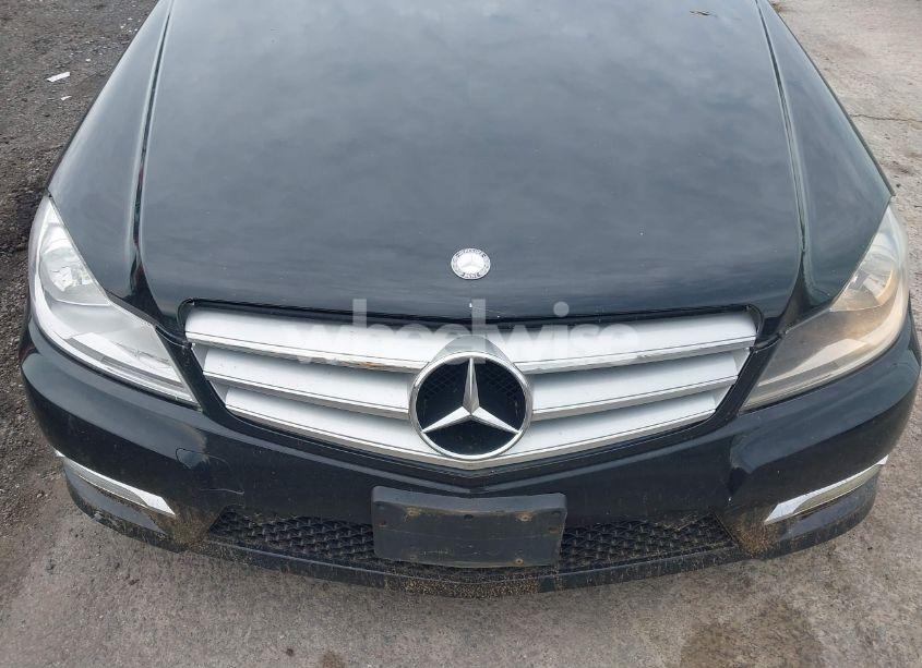 Photo 6 of 2012 Mercedes-benz C 300 (VIN WDDGF8BB9CR205106)