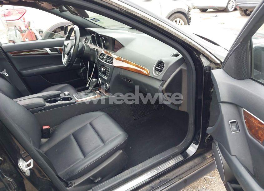 Photo 5 of 2012 Mercedes-benz C 300 LUXURY 4MATIC/SPORT 4MATIC (VIN WDDGF8BB9CR208314)