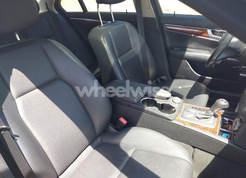 Photo 5 of 2010 Mercedes-benz C 300 LUXURY 4MATIC/SPORT 4MATIC (VIN WDDGF8BBXAR105044)