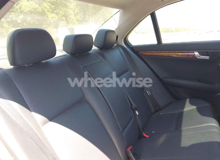 Photo 8 of 2010 Mercedes-benz C 300 LUXURY 4MATIC/SPORT 4MATIC (VIN WDDGF8BBXAR105044)