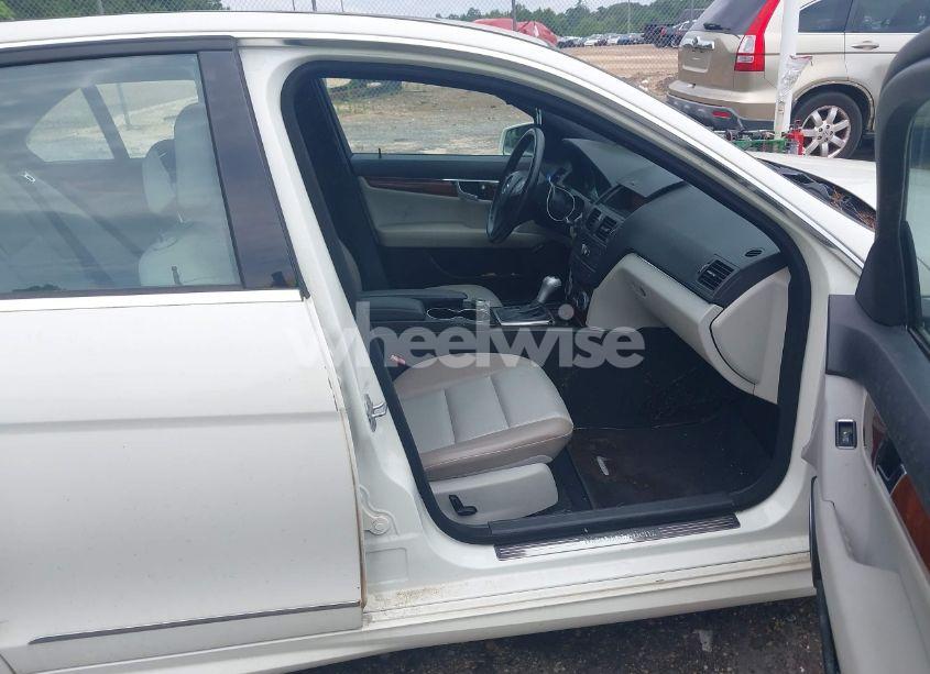 Photo 5 of 2011 Mercedes-benz C 300 LUXURY 4MATIC/SPORT 4MATIC (VIN WDDGF8BBXBR150051)