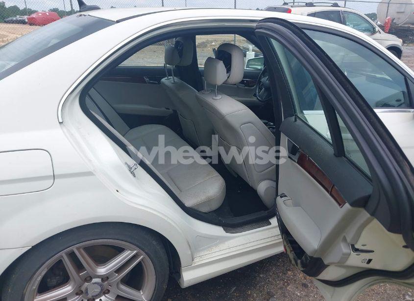 Photo 8 of 2011 Mercedes-benz C 300 LUXURY 4MATIC/SPORT 4MATIC (VIN WDDGF8BBXBR150051)