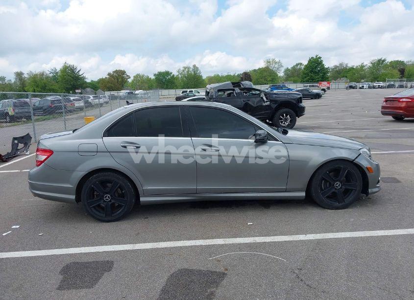 Photo 13 of 2011 Mercedes-benz C 300 LUXURY 4MATIC/SPORT 4MATIC (VIN WDDGF8BBXBR180876)