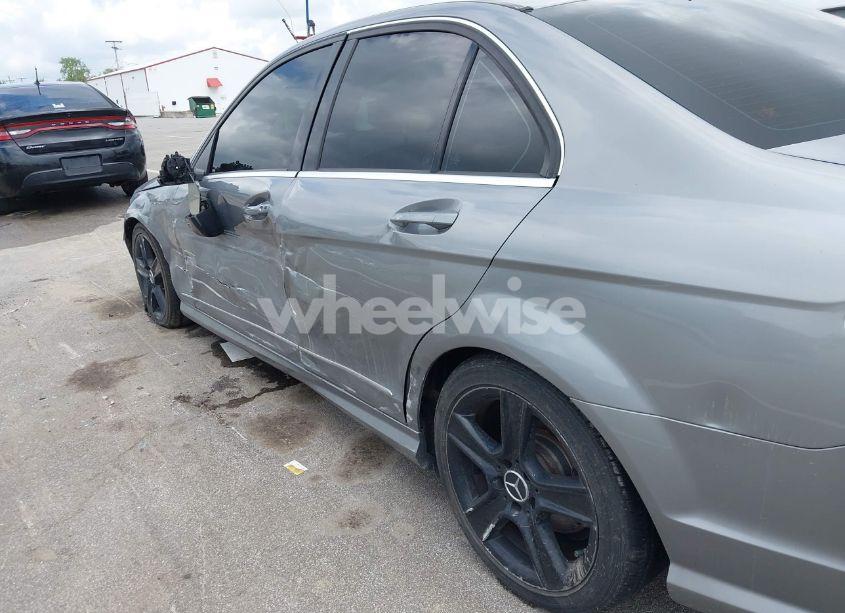 Photo 19 of 2011 Mercedes-benz C 300 LUXURY 4MATIC/SPORT 4MATIC (VIN WDDGF8BBXBR180876)