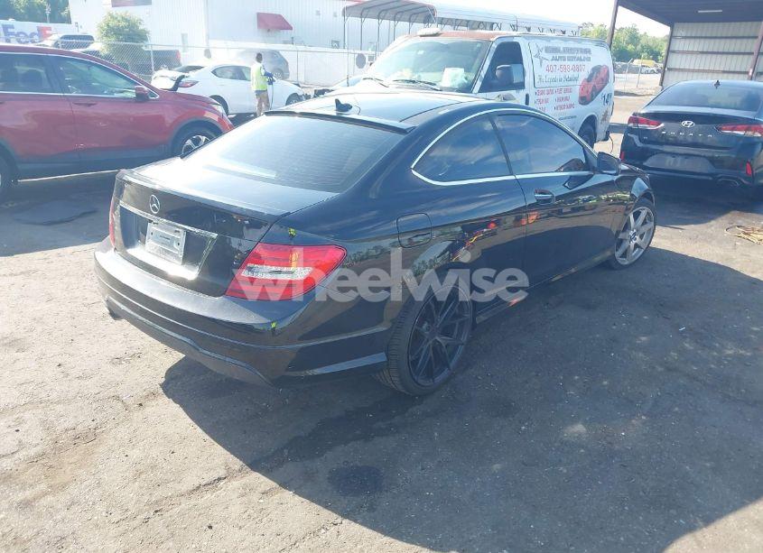Photo 4 of 2013 Mercedes-benz C 250 (VIN WDDGJ4HB1DF990996)