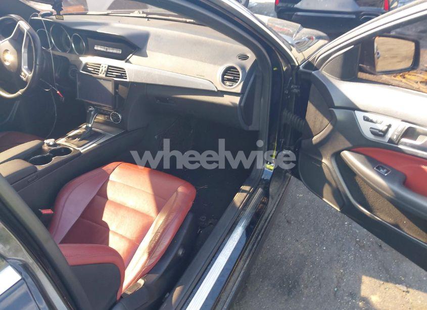 Photo 5 of 2013 Mercedes-benz C 250 (VIN WDDGJ4HB1DF990996)