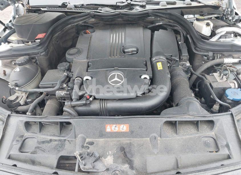 Photo 10 of 2013 Mercedes-benz C 250 (VIN WDDGJ4HB1DG058064)