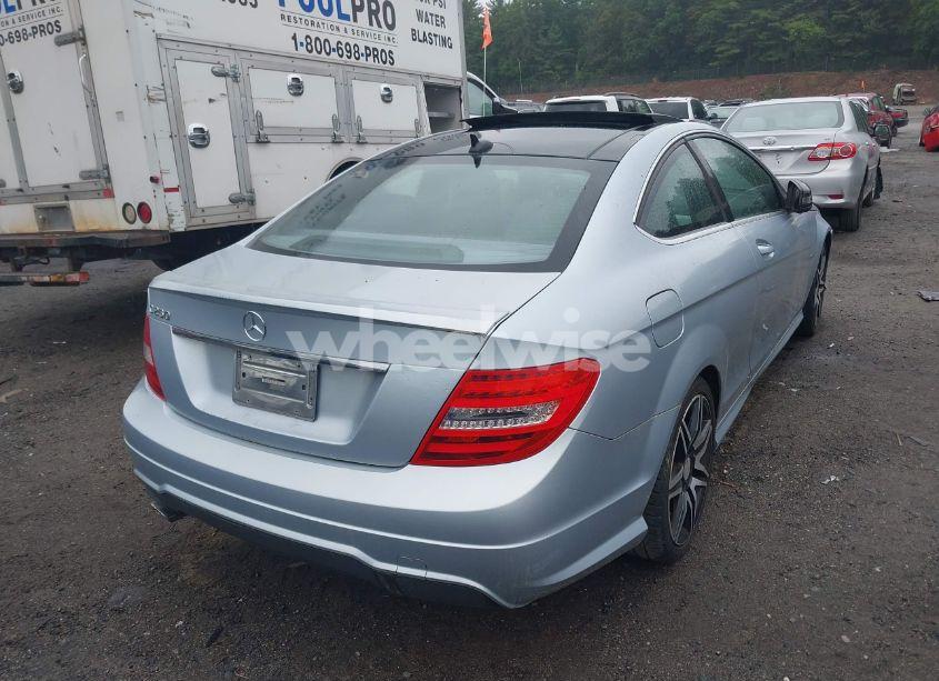 Photo 4 of 2013 Mercedes-benz C 250 (VIN WDDGJ4HB1DG058064)