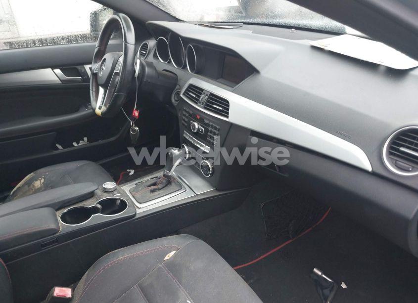 Photo 5 of 2013 Mercedes-benz C 250 (VIN WDDGJ4HB1DG058064)