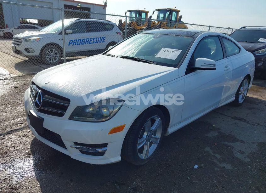 Photo 2 of 2014 Mercedes-benz C 250 (VIN WDDGJ4HB2EG292411)