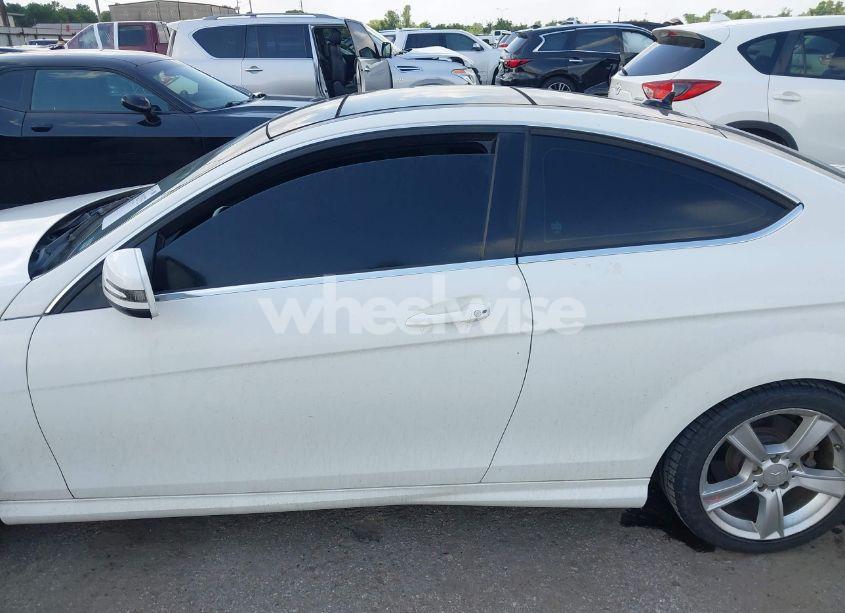 Photo 14 of 2015 Mercedes-benz C 250 (VIN WDDGJ4HB2FG406506)
