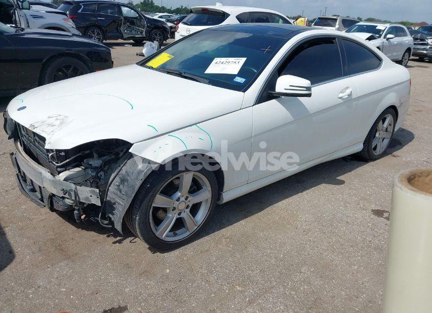 Photo 2 of 2015 Mercedes-benz C 250 (VIN WDDGJ4HB2FG406506)