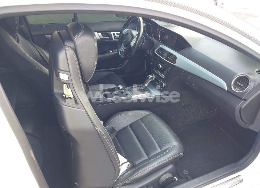 Photo 5 of 2015 Mercedes-benz C 250 (VIN WDDGJ4HB2FG406506)