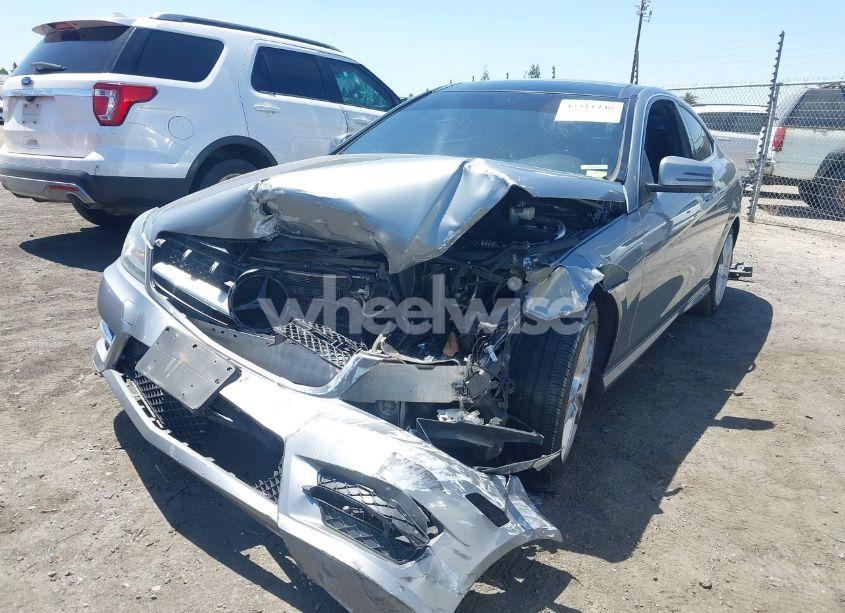 Photo 2 of 2013 Mercedes-benz C 250 (VIN WDDGJ4HB3DG045364)