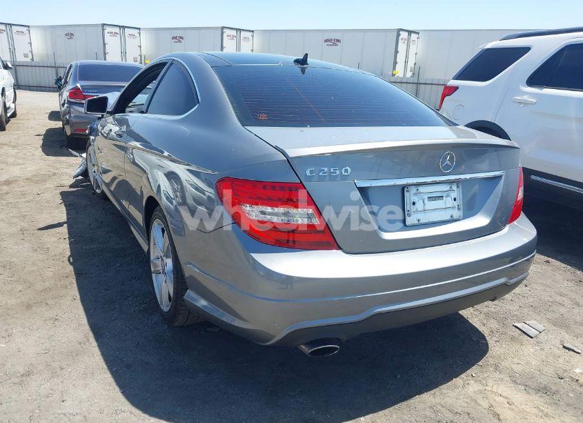 Photo 3 of 2013 Mercedes-benz C 250 (VIN WDDGJ4HB3DG045364)