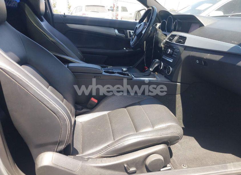 Photo 5 of 2013 Mercedes-benz C 250 (VIN WDDGJ4HB3DG045364)