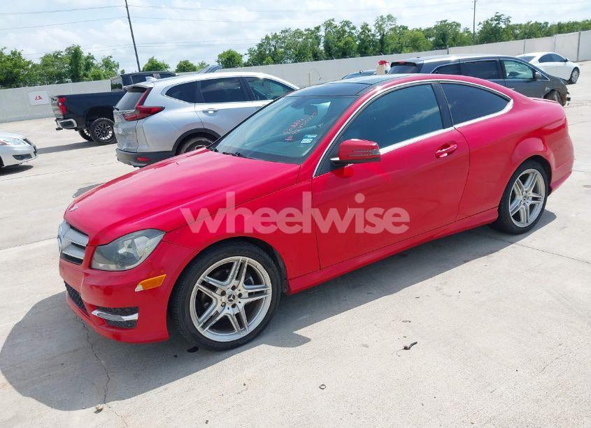 Photo 2 of 2013 Mercedes-benz C 250 (VIN WDDGJ4HB3DG099831)