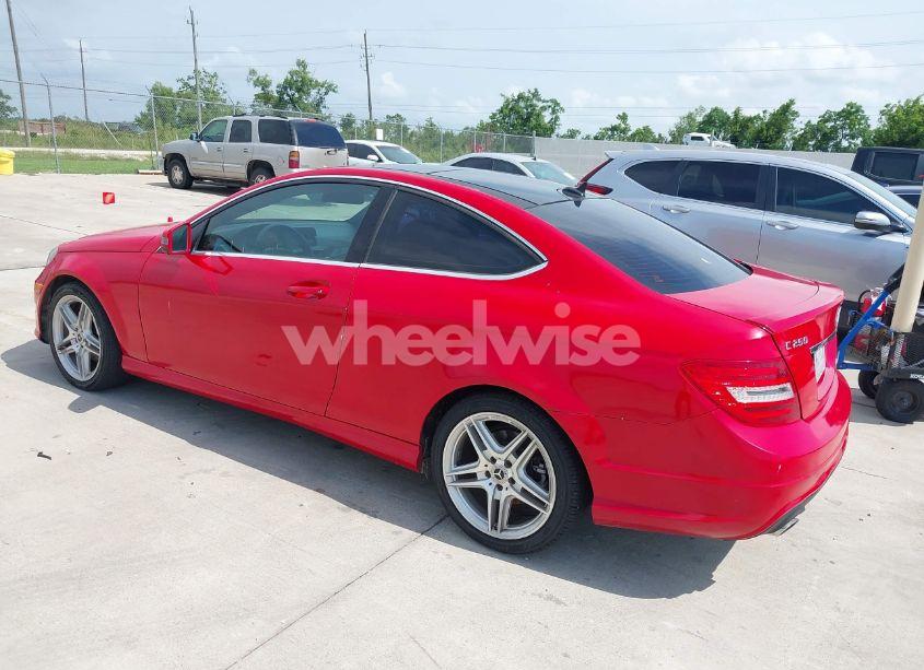 Photo 3 of 2013 Mercedes-benz C 250 (VIN WDDGJ4HB3DG099831)