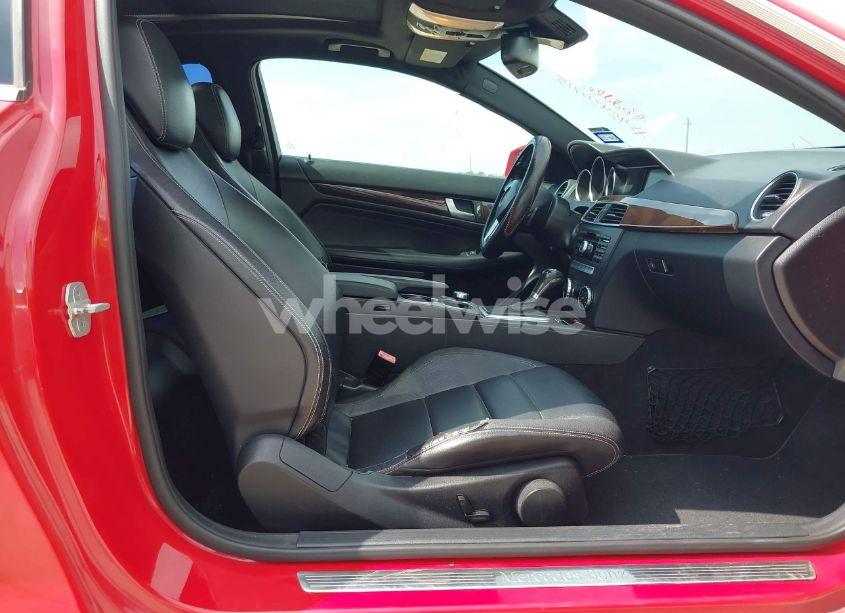 Photo 5 of 2013 Mercedes-benz C 250 (VIN WDDGJ4HB3DG099831)