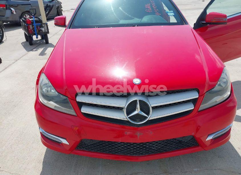 Photo 6 of 2013 Mercedes-benz C 250 (VIN WDDGJ4HB3DG099831)