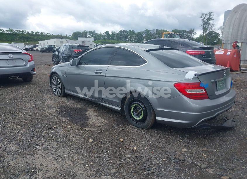 Photo 3 of 2012 Mercedes-benz C 250 (VIN WDDGJ4HB5CF745892)