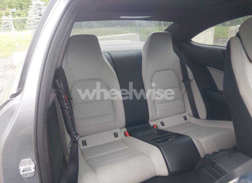 Photo 8 of 2012 Mercedes-benz C 250 (VIN WDDGJ4HB5CF745892)